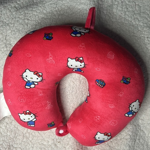 Hello Kitty neck pillow - Picture 2 of 4